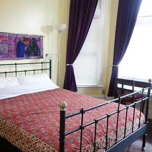 *** Guest house Spadina 11 Canada